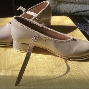 Girls size 9 1/2 m Bloch techno tap